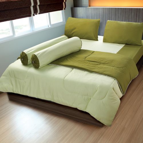 ผ้าคอตตอนสี 100% 220 เส้น/ตร.นิ้ว