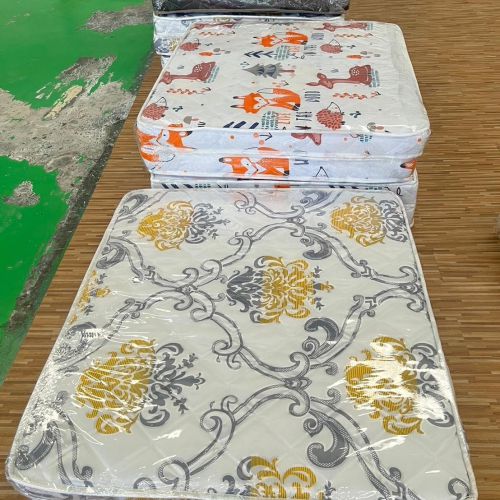 ที่นอนพับสามทบ