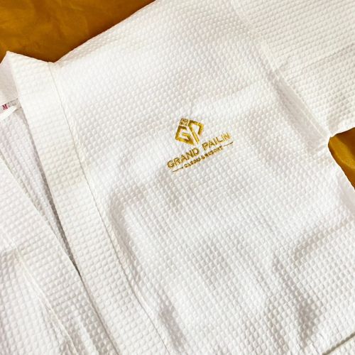 เสื้อคลุมอาบน้ำและรองเท้าสลิปเปอร์